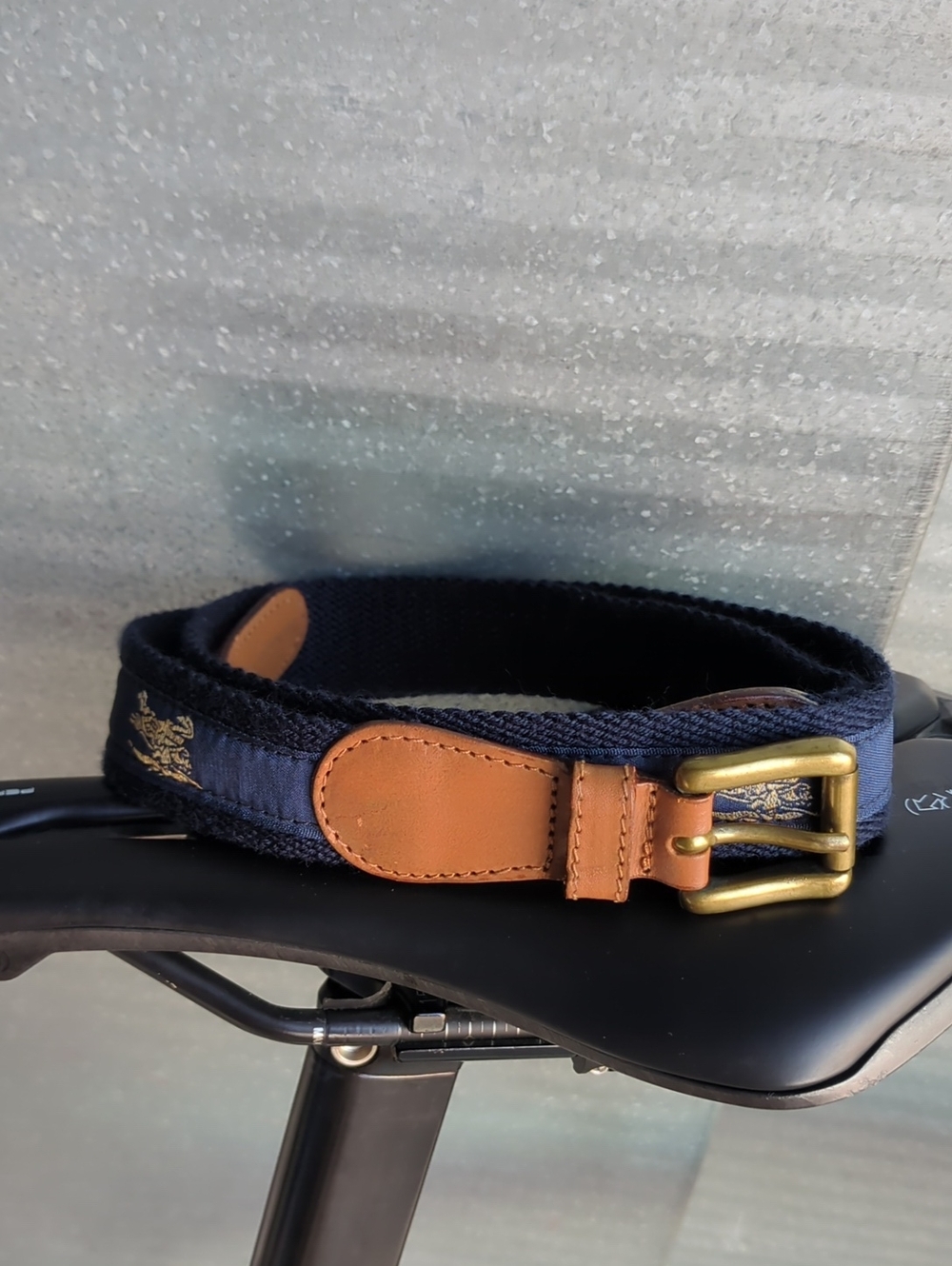 Burberrys 90cm Leather-Trim Navy Men's Belt with Brass Buckle